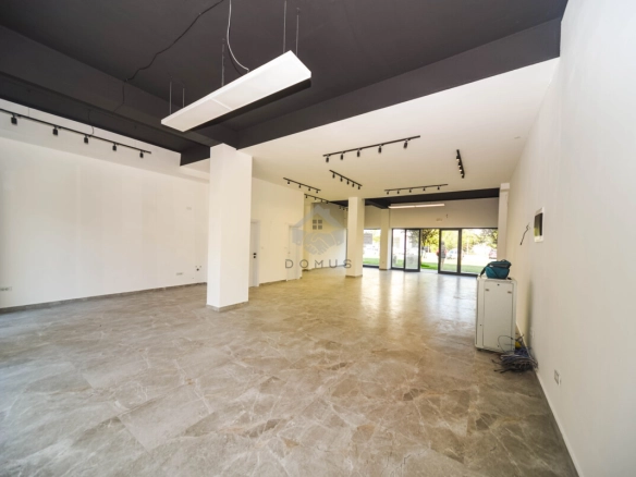 Poslovni prostor 117 m² + 2 parkinga, Pobrežje – Podgorica