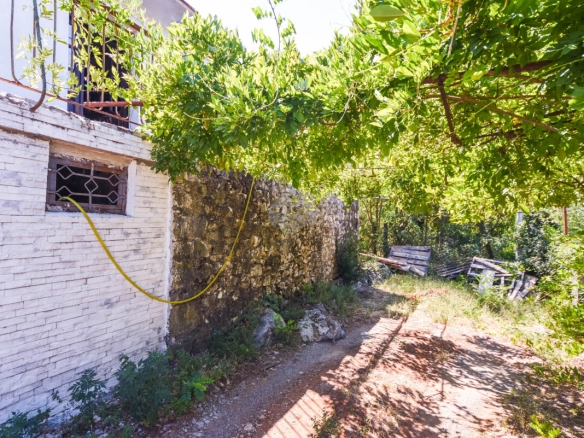 Kuća 120 m² na placu 575 m², Masline – Podgorica