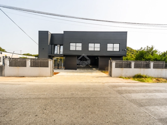 Magacin 525 m² na placu 1.100 m²
