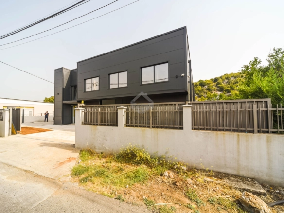 Magacin 525 m² na placu 1.100 m², Donja Gorica – Podgorica
