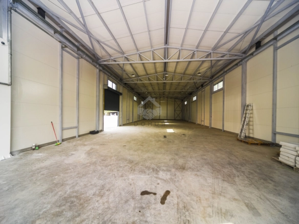 Magacin 525 m² na placu 1.100 m², Donja Gorica – Podgorica