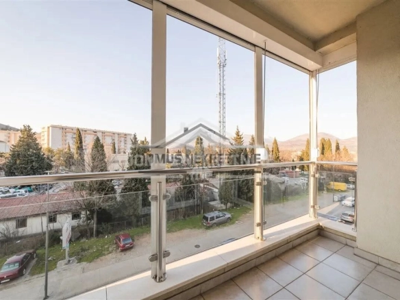 Jednosoban stan 51 m² + 2 garaže, Zagorič – Podgorica