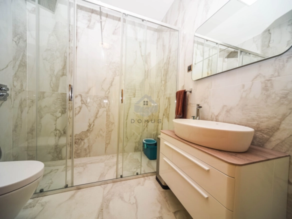 Luksuzno opremljena kancelarija 103m² + 2 garaže – Atlas Capital – Podgorica