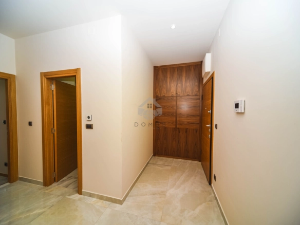 Luksuzno opremljena kancelarija 103m² + 2 garaže – Atlas Capital – Podgorica