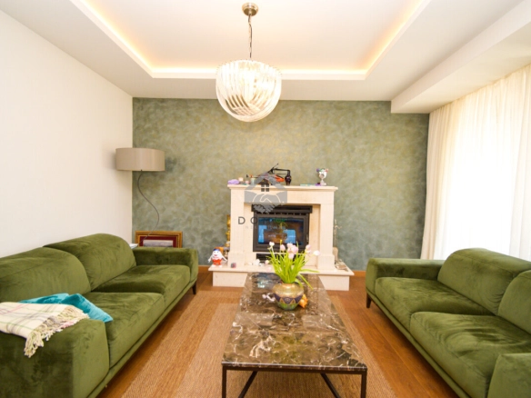 Porodična kuća 220 m² na placu 850 m², Gornja Gorica – Podgorica