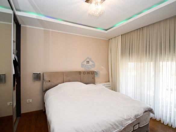 Porodična kuća 220 m² na placu 850 m², Gornja Gorica – Podgorica