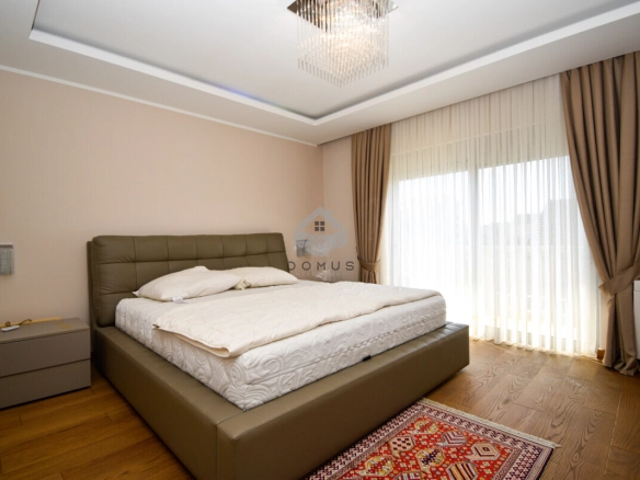 Porodična kuća 220 m² na placu 850 m², Gornja Gorica – Podgorica