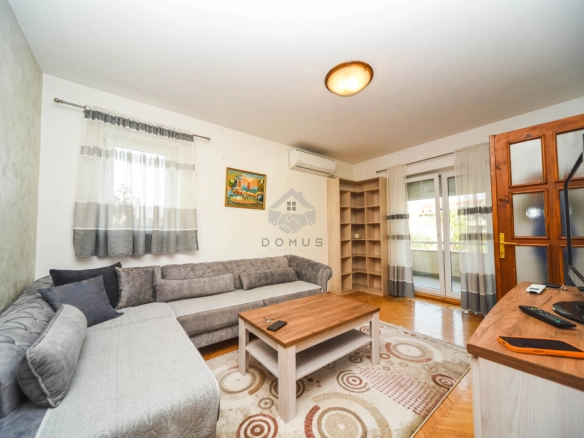 Dvosoban namješten stan 76 m²