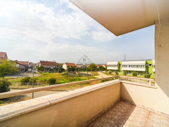 Dvosoban namješten stan 76 m², Stari Aerodrom – Podgorica