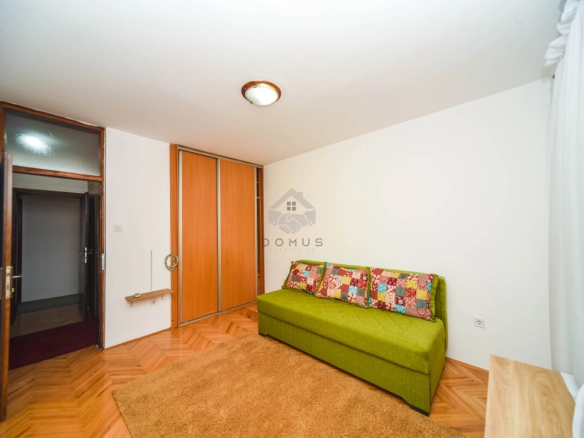 Dvosoban namješten stan 76 m², Stari Aerodrom – Podgorica