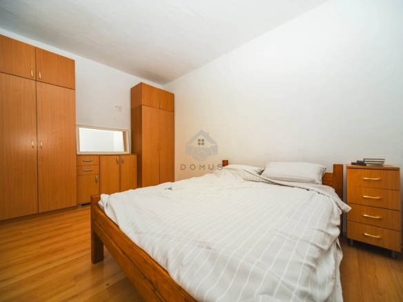 Jednosobna kuća 50 m² na placu 80 m², Drač – Podgorica