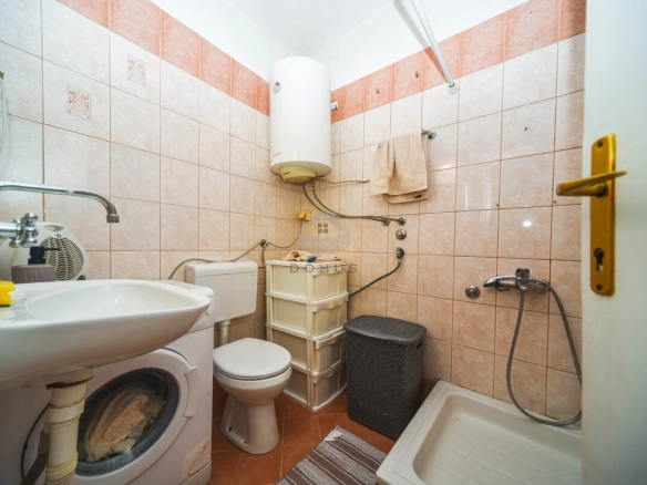 Jednosobna kuća 50 m² na placu 80 m², Drač – Podgorica