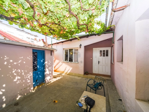 Jednosobna kuća 50 m² na placu 80 m², Drač – Podgorica