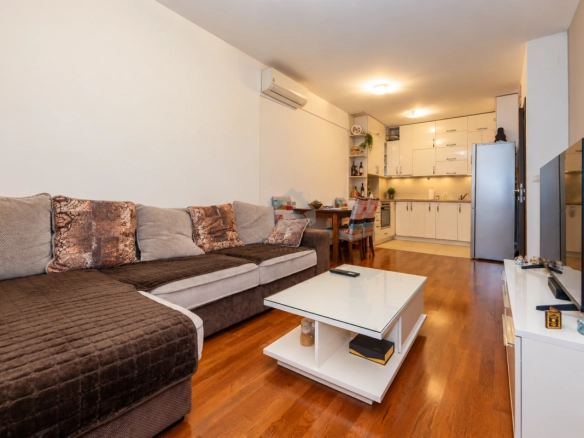 Jednosoban stan 45 m² + parking, Ljubović – Podgorica