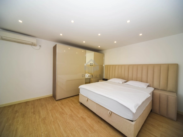 Trosoban stan 120 m² + parking, Konik – Podgorica
