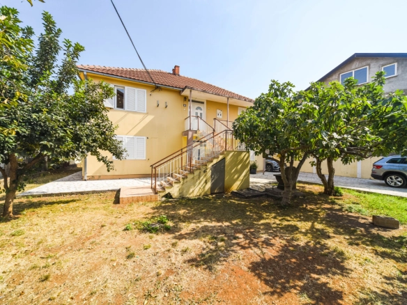 Trosoban stan 120 m² + parking, Konik – Podgorica