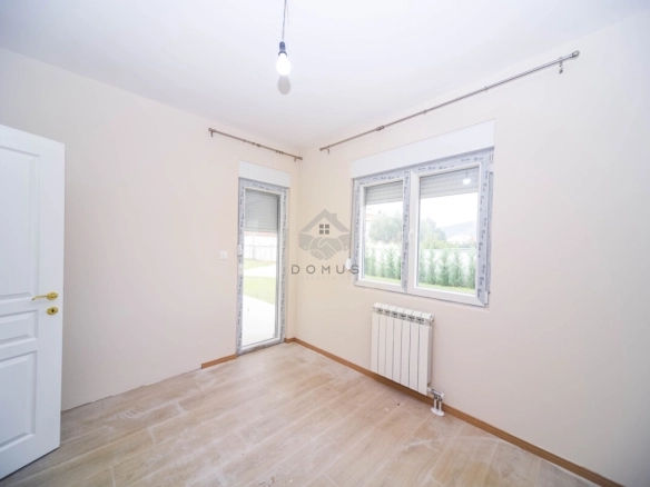 Nova kuća 90 m² na placu 1.000 m², Gornja Gorica – Podgorica