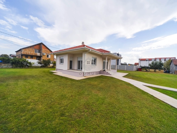 Nova kuća 90 m² na placu 1.000 m², Gornja Gorica – Podgorica