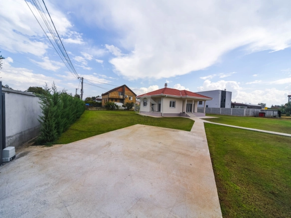 Nova kuća 90 m² na placu 1.000 m², Gornja Gorica – Podgorica