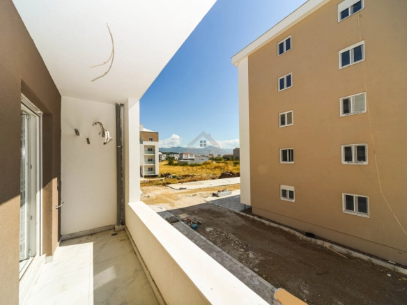 Nova garsonjera 25 m² + parking, Zabjelo – Podgorica