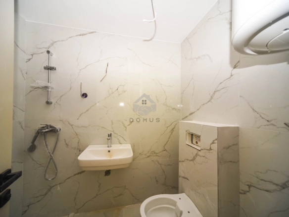 Nova garsonjera 25 m² + parking, Zabjelo – Podgorica