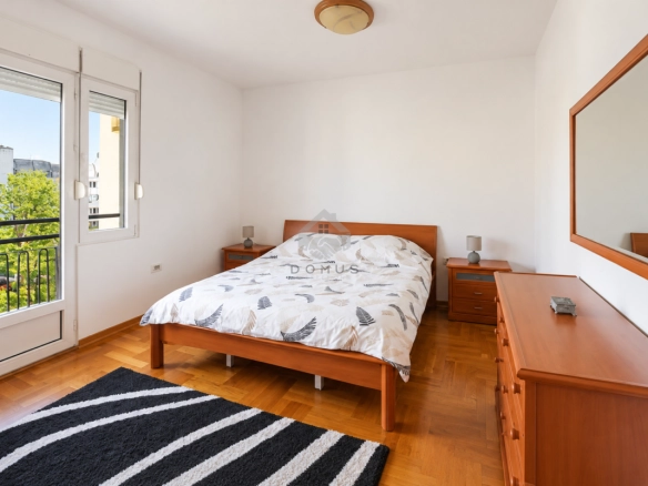 Dvosoban namješten stan 55 m², Centar – Podgorica