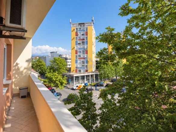 Dvosoban namješten stan 55 m², Centar – Podgorica
