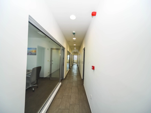 Kancelarijski prostor i magacin 600 m², Donja Gorica – Podgorica