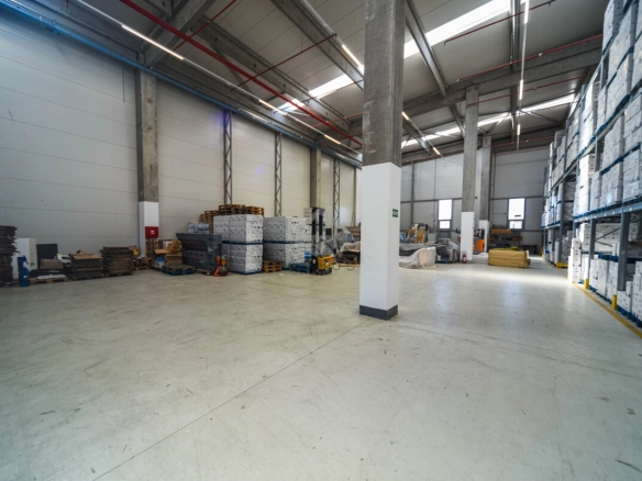 Kancelarijski prostor i magacin 600 m², Donja Gorica – Podgorica