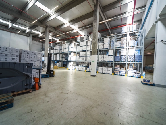 Kancelarijski prostor i magacin 600 m², Donja Gorica – Podgorica