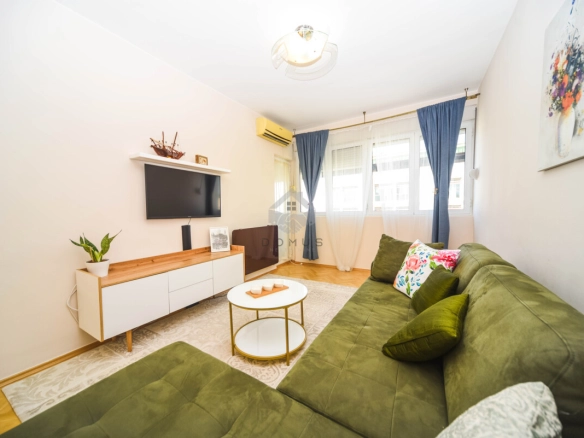 Dvosoban namješten stan 64 m²