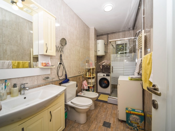 Trosoban stan namješten stan 120 m² + parking, Vranići – Podgorica