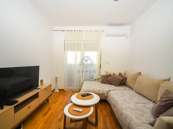 Dvosoban namješten stan 70 m², Tuški Put – Podgorica