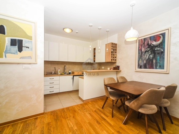 Dvosoban namješten stan 68 m², City Kej – Podgorica