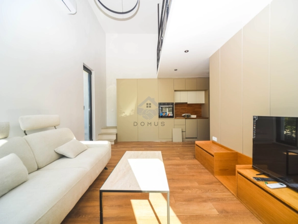 Namještena garsonjera 28 m² + parking, Mrčevac – Tivat
