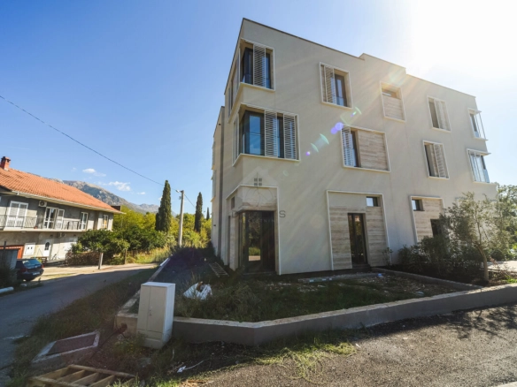 Jednosoban stan 35 m² + parking, Mrčevac – Tivat
