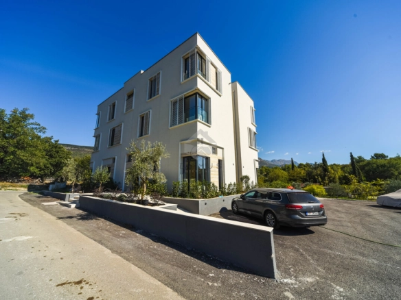 Jednosoban stan 35 m² + parking, Mrčevac – Tivat