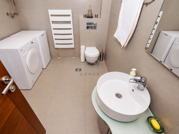 Dvosoban stan 85 m² + parking, Gorica C – Podgorica