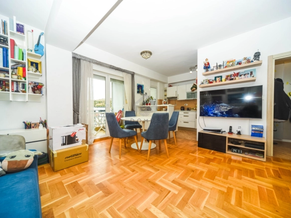 Dvosoban polunamješten stan 83 m², Blok IX – Podgorica