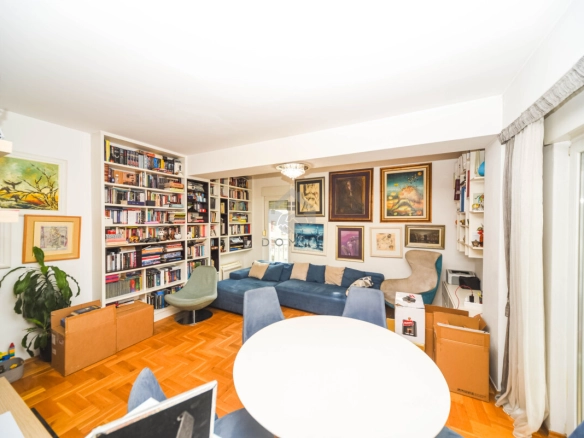 Dvosoban polunamješten stan 83 m², Blok IX – Podgorica