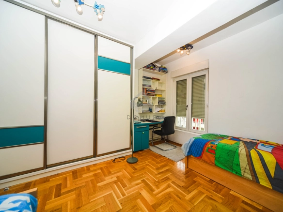 Dvosoban polunamješten stan 83 m², Blok IX – Podgorica