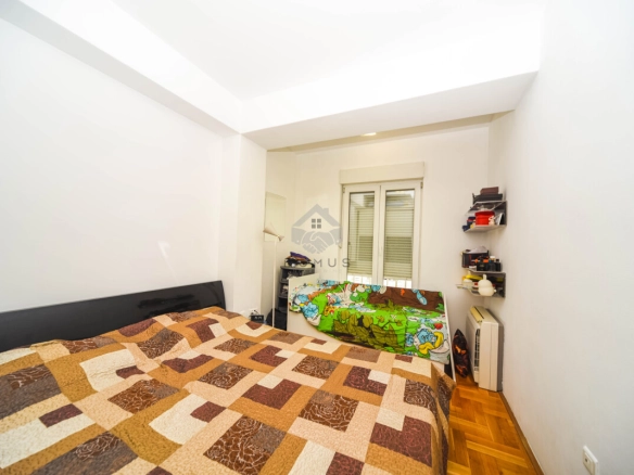 Dvosoban polunamješten stan 83 m², Blok IX – Podgorica