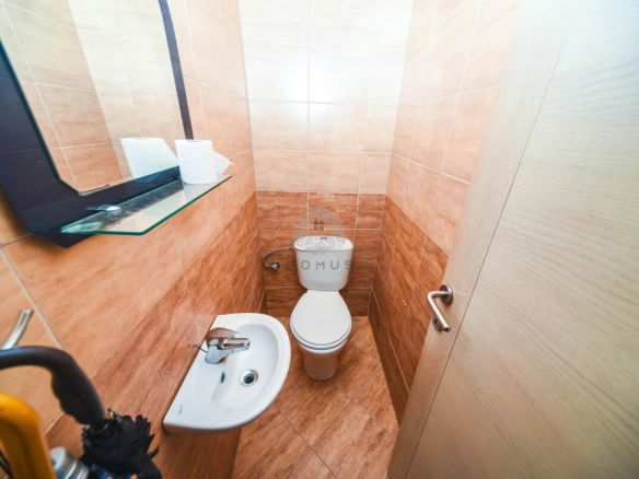 Dvosoban polunamješten stan 83 m², Blok IX – Podgorica