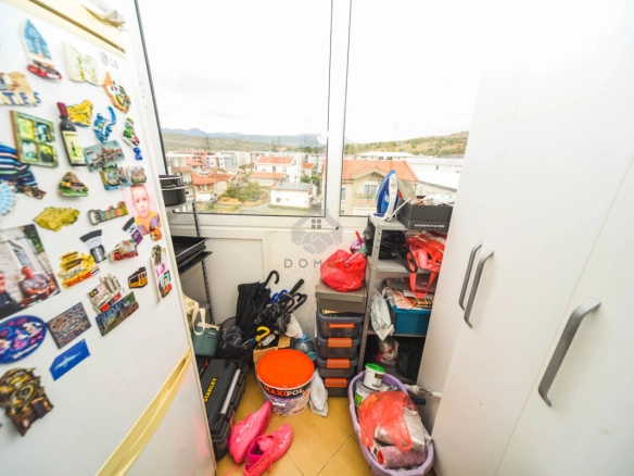 Dvosoban polunamješten stan 83 m², Blok IX – Podgorica