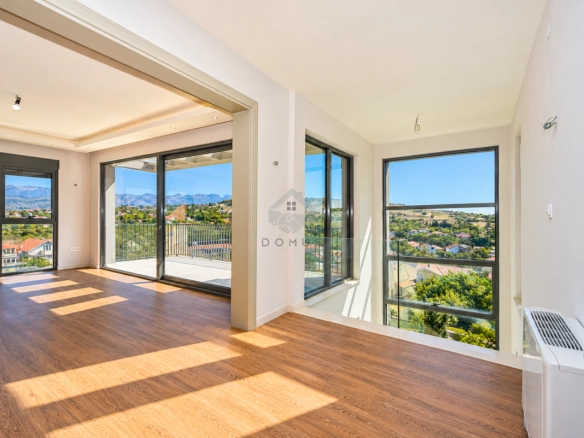 Luksuzna kuća 300 m² na placu 1.000 m², Vranići – Podgorica