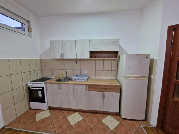 Jednosoban stan 39 m² u prizemnoj zgradi sa parkingom – Blok 9, Podgorica