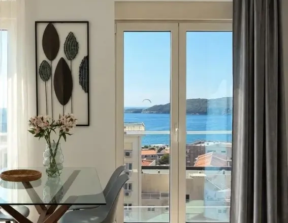 Dvosoban stan 76 m² sa panoramskim pogledom na more – Bečići, Budva