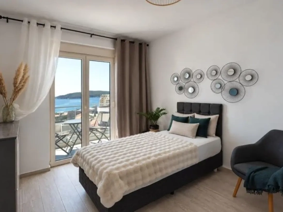 Dvosoban stan 76 m² sa panoramskim pogledom na more – Bečići, Budva