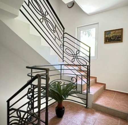 Kuća 340 m² sa bazenom i pogledom na more – Ratac, Bar