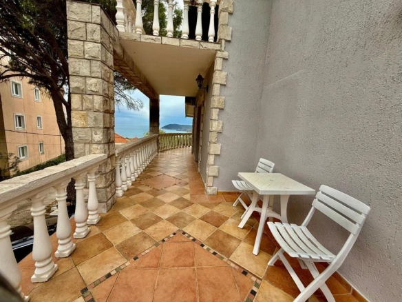 Kuća 340 m² sa bazenom i pogledom na more – Ratac, Bar